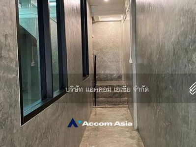 Home Office, Pet friendly | 3 Bedrooms Townhouse For Rent in Sathorn, BangkokAA27831, Bangkok, Thailand Home Office, Pet friendly | 3 Bedrooms Townhouse For Rent in Sathorn, BangkokAA27831, Bangkok, Thailand