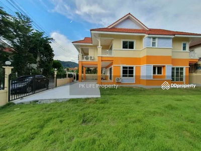 Housing in Ban Ratsada, Thailand Housing in Ban Ratsada, Thailand