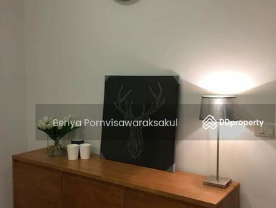 Thru Thonglor, Bangkok, Thailand Thru Thonglor, Bangkok, Thailand