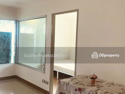 Le Rich Ratchada-Sutthisarn, Bangkok, Thailand Le Rich Ratchada-Sutthisarn, Bangkok, Thailand