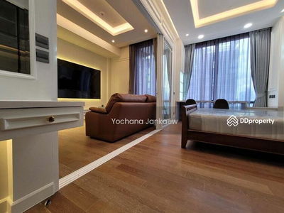 Muniq Langsuan, Bangkok, Thailand Muniq Langsuan, Bangkok, Thailand