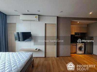 Park Origin Phrom Phong, Bangkok, Thailand Park Origin Phrom Phong, Bangkok, Thailand