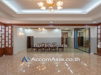 Home Office | 5 Bedrooms Townhouse for Sale and Rent in Sukhumvit, Bangkok near BTS Ekkamai AA30827, Bangkok, Thailand Home Office | 5 Bedrooms Townhouse for Sale and Rent in Sukhumvit, Bangkok near BTS Ekkamai AA30827, Bangkok, Thailand