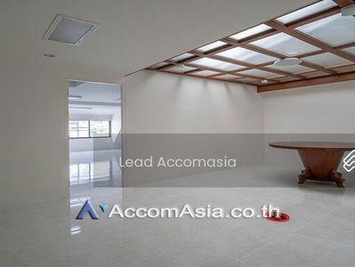 Home Office | 5 Bedrooms Townhouse for Sale and Rent in Sukhumvit, Bangkok near BTS Ekkamai AA30827, Bangkok, Thailand Home Office | 5 Bedrooms Townhouse for Sale and Rent in Sukhumvit, Bangkok near BTS Ekkamai AA30827, Bangkok, Thailand