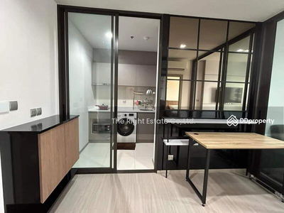 Life Asoke-Rama 9, Bangkok, Thailand Life Asoke-Rama 9, Bangkok, Thailand