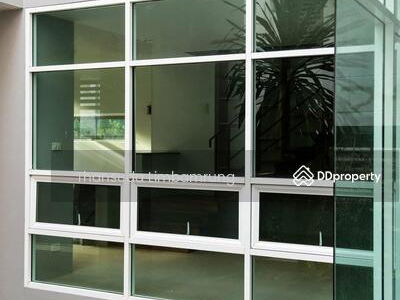 Spacious 3-Br House near BTS Phrom Phong, Bangkok, Thailand Spacious 3-Br House near BTS Phrom Phong, Bangkok, Thailand