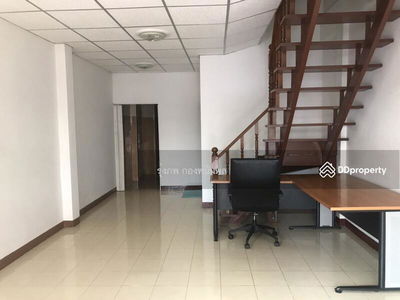 Along Khlong Phasi Charoen Fang Tai, Bangkok, Thailand Along Khlong Phasi Charoen Fang Tai, Bangkok, Thailand