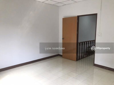 Along Khlong Phasi Charoen Fang Tai, Bangkok, Thailand Along Khlong Phasi Charoen Fang Tai, Bangkok, Thailand