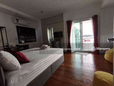 10300, Bangkok, Thailand 10300, Bangkok, Thailand