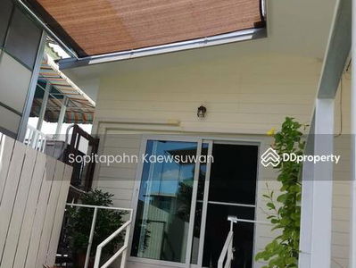 10300, Bangkok, Thailand 10300, Bangkok, Thailand