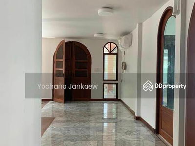 House for rent near ARL Ratchaprarop, Bangkok, Thailand House for rent near ARL Ratchaprarop, Bangkok, Thailand