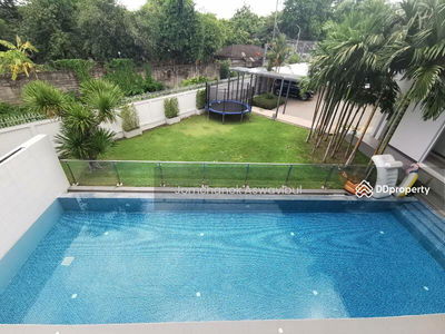 Panya Pattanakarn Village, Bangkok, Thailand Panya Pattanakarn Village, Bangkok, Thailand