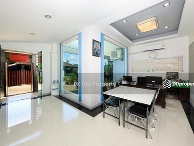 Housing in Ban Ratsada, Thailand Housing in Ban Ratsada, Thailand