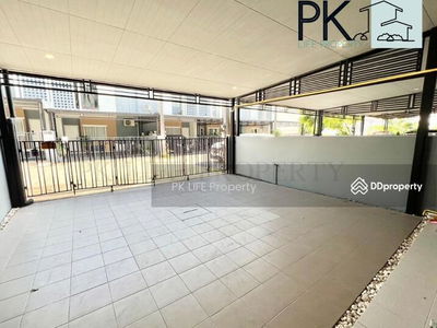 Housing in Ban Ratsada, Thailand Housing in Ban Ratsada, Thailand