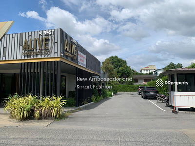 Sukhumvit Soi 76, Samut Prakan, Thailand Sukhumvit Soi 76, Samut Prakan, Thailand