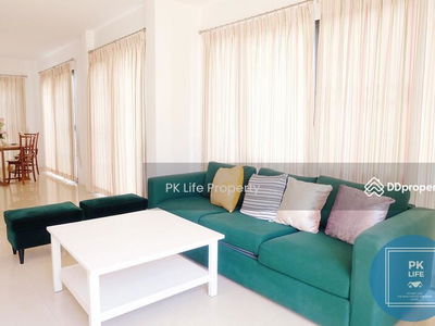 Housing in Ban Ratsada, Thailand Housing in Ban Ratsada, Thailand