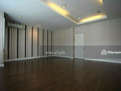 Klang Muang, Bangkok, Thailand Klang Muang, Bangkok, Thailand