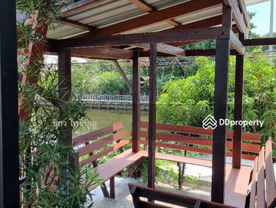 The connect 15 onnut, Bangkok, Thailand The connect 15 onnut, Bangkok, Thailand