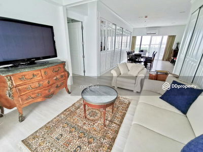 Riverside Villa, Bangkok, Thailand Riverside Villa, Bangkok, Thailand