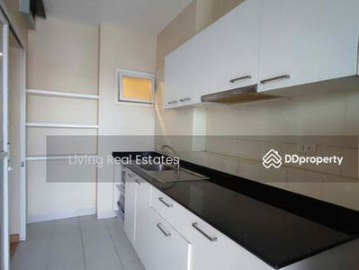 Life @ Ratchada, Bangkok, Thailand Life @ Ratchada, Bangkok, Thailand