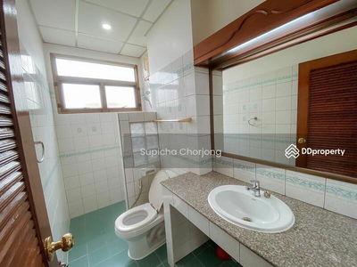 10110, Bangkok, Thailand 10110, Bangkok, Thailand