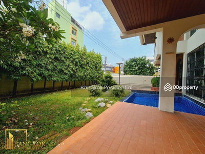 3 Bedroom House in Ekamai soi 22, Bangkok, Thailand 3 Bedroom House in Ekamai soi 22, Bangkok, Thailand