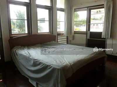 10110, Bangkok, Thailand 10110, Bangkok, Thailand