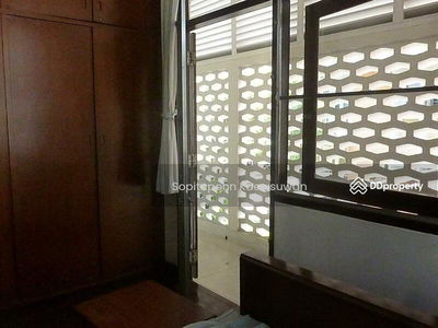 10110, Bangkok, Thailand 10110, Bangkok, Thailand