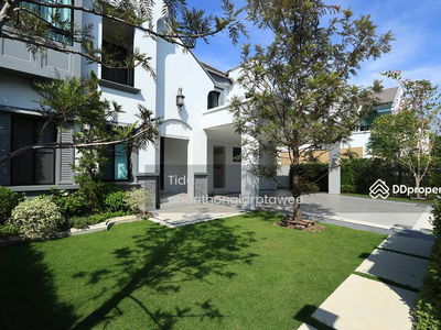 Nantawan Rama 9 New Krungthepkreetha, Bangkok, Thailand Nantawan Rama 9 New Krungthepkreetha, Bangkok, Thailand