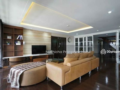 Adamas Phahonyotin, Bangkok, Thailand Adamas Phahonyotin, Bangkok, Thailand