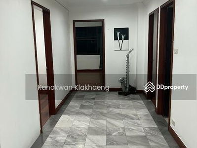 Acadamia Grand Tower, Bangkok, Thailand Acadamia Grand Tower, Bangkok, Thailand