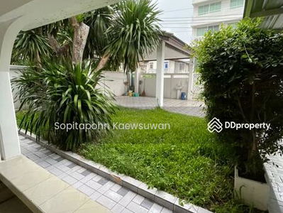 10400, Bangkok, Thailand 10400, Bangkok, Thailand