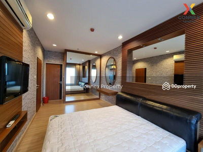 Intro Phaholyothin-Pradipat, Bangkok, Thailand Intro Phaholyothin-Pradipat, Bangkok, Thailand