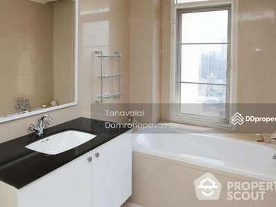 Life Sukhumvit 48, Bangkok, Thailand Life Sukhumvit 48, Bangkok, Thailand