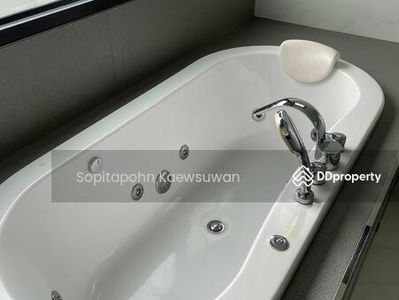 10110, Bangkok, Thailand 10110, Bangkok, Thailand