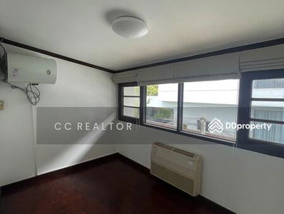 House Open For Rent Ekkamai Area PET FRIENDLY, Bangkok, Thailand House Open For Rent Ekkamai Area PET FRIENDLY, Bangkok, Thailand