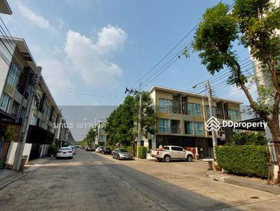 Blesstown, Bangkok, Thailand Blesstown, Bangkok, Thailand