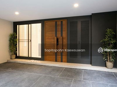 Baan Klang Krung Thonglor, Bangkok, Thailand Baan Klang Krung Thonglor, Bangkok, Thailand