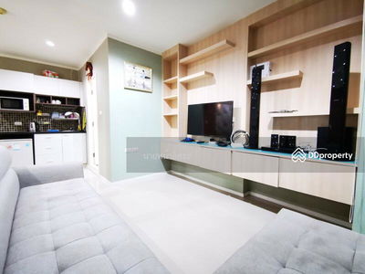 Lumpini Park Beach Jomtien, Chon Buri, Thailand Lumpini Park Beach Jomtien, Chon Buri, Thailand