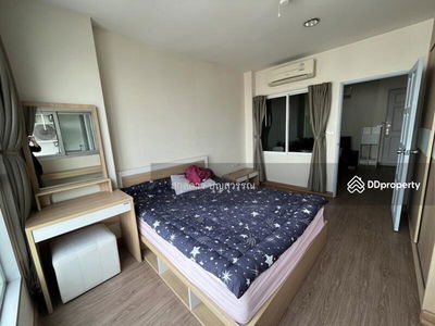 Life @ Ratchada-Huai Khwang, Bangkok, Thailand Life @ Ratchada-Huai Khwang, Bangkok, Thailand