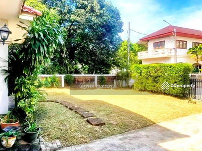 Villa Royal The Mall Bang Khae (3.5 km.), Bangkok, Thailand Villa Royal The Mall Bang Khae (3.5 km.), Bangkok, Thailand