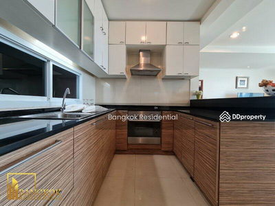 Piyathip Place, Bangkok, Thailand Piyathip Place, Bangkok, Thailand