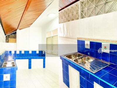 Yanwirot Rd., Sirivej Hospital, Central Chanthaburi, Chanthaburi, Thailand Yanwirot Rd., Sirivej Hospital, Central Chanthaburi, Chanthaburi, Thailand