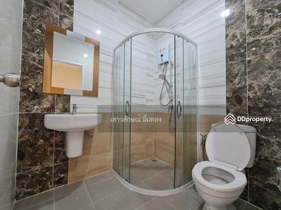 Golden Town Bangna-Suanluang, Bangkok, Thailand Golden Town Bangna-Suanluang, Bangkok, Thailand