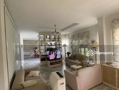 Mantana Prayasuren 26, Bangkok, Thailand Mantana Prayasuren 26, Bangkok, Thailand