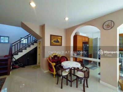 The Royal Sammuk Thani, Chon Buri, Thailand The Royal Sammuk Thani, Chon Buri, Thailand