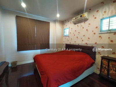 The Royal Sammuk Thani, Chon Buri, Thailand The Royal Sammuk Thani, Chon Buri, Thailand