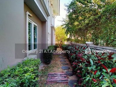 The Royal Sammuk Thani, Chon Buri, Thailand The Royal Sammuk Thani, Chon Buri, Thailand