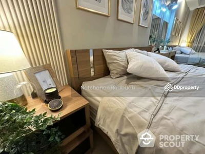 Thru Thonglor, Bangkok, Thailand Thru Thonglor, Bangkok, Thailand