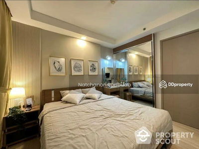 Thru Thonglor, Bangkok, Thailand Thru Thonglor, Bangkok, Thailand